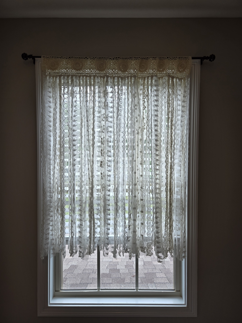 Boho Farmhouse Cottagecore Ivory Crochet and Lace Window Panel Sz 40W x 45L - Picture 4 of 10